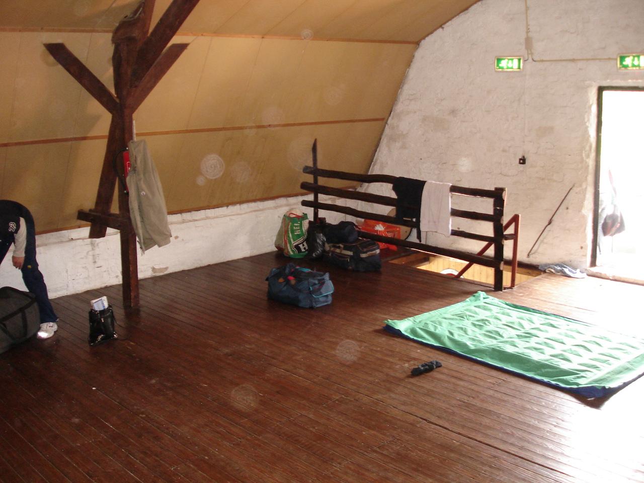2006HWK 176.jpg